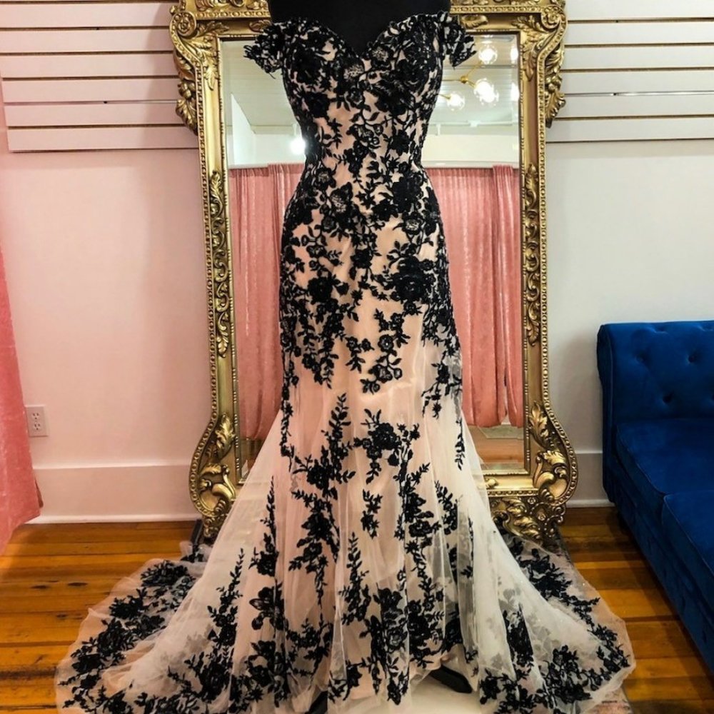 Allure #3455, Brand New Wedding Dress, Wedding Gown Size 14, Black Wedding Dress